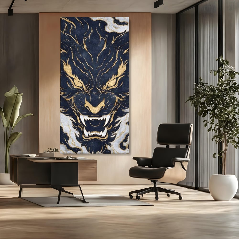 Tablou canvas cu tablou canvas cu cap de tigru furios, fara rama, pe sasiu de lemn, pe perete intr-un birou